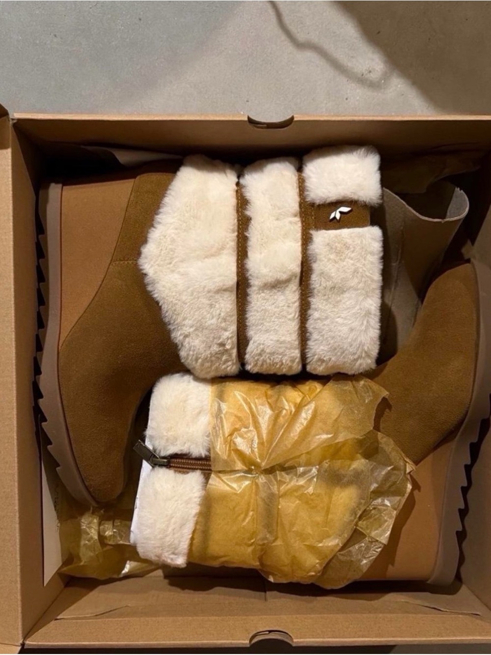 Women's Tan Suede Wedge Boot with Cream Faux Fur Trim Koolaburra by UGG NIB